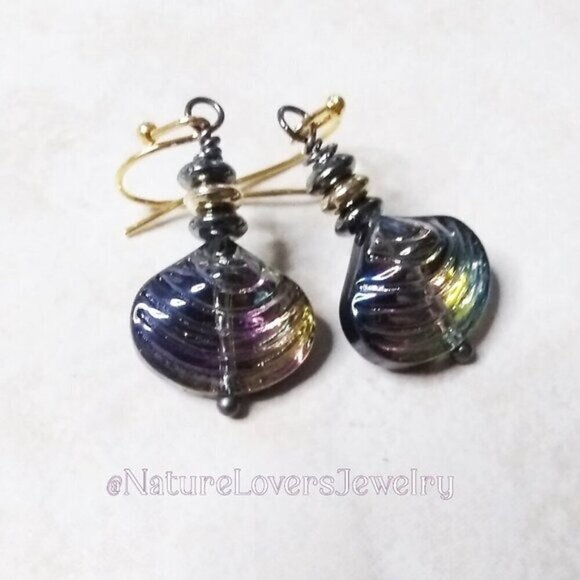 Sexy Iridescent Goth + Beachy! Clam Shells Earrings! Purple Black Glass Beads - Picture 3 of 7